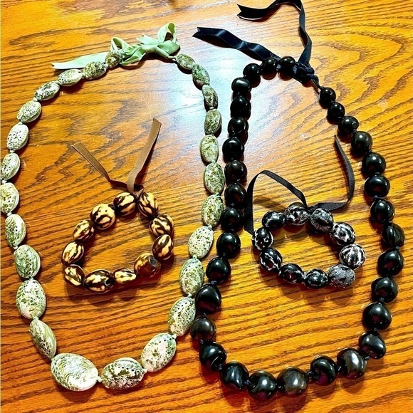 𝅺Hawaiian Jewelry Necklaces Bracelets Bundle 4 Pieces - Picture 1 of 5